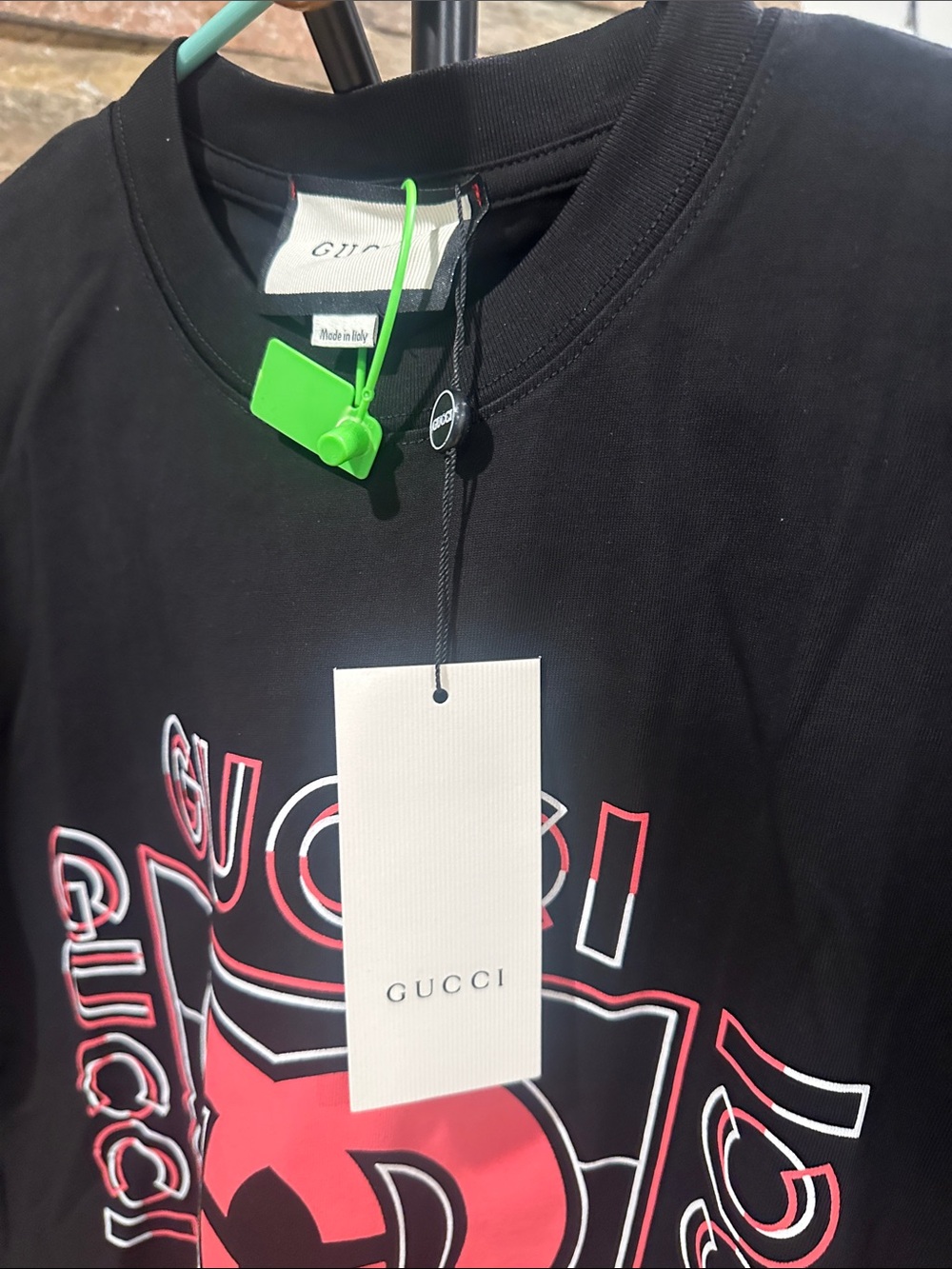 Black T‑Shirt with Pink and White Graphic Logo size L - Picture 2 of 4